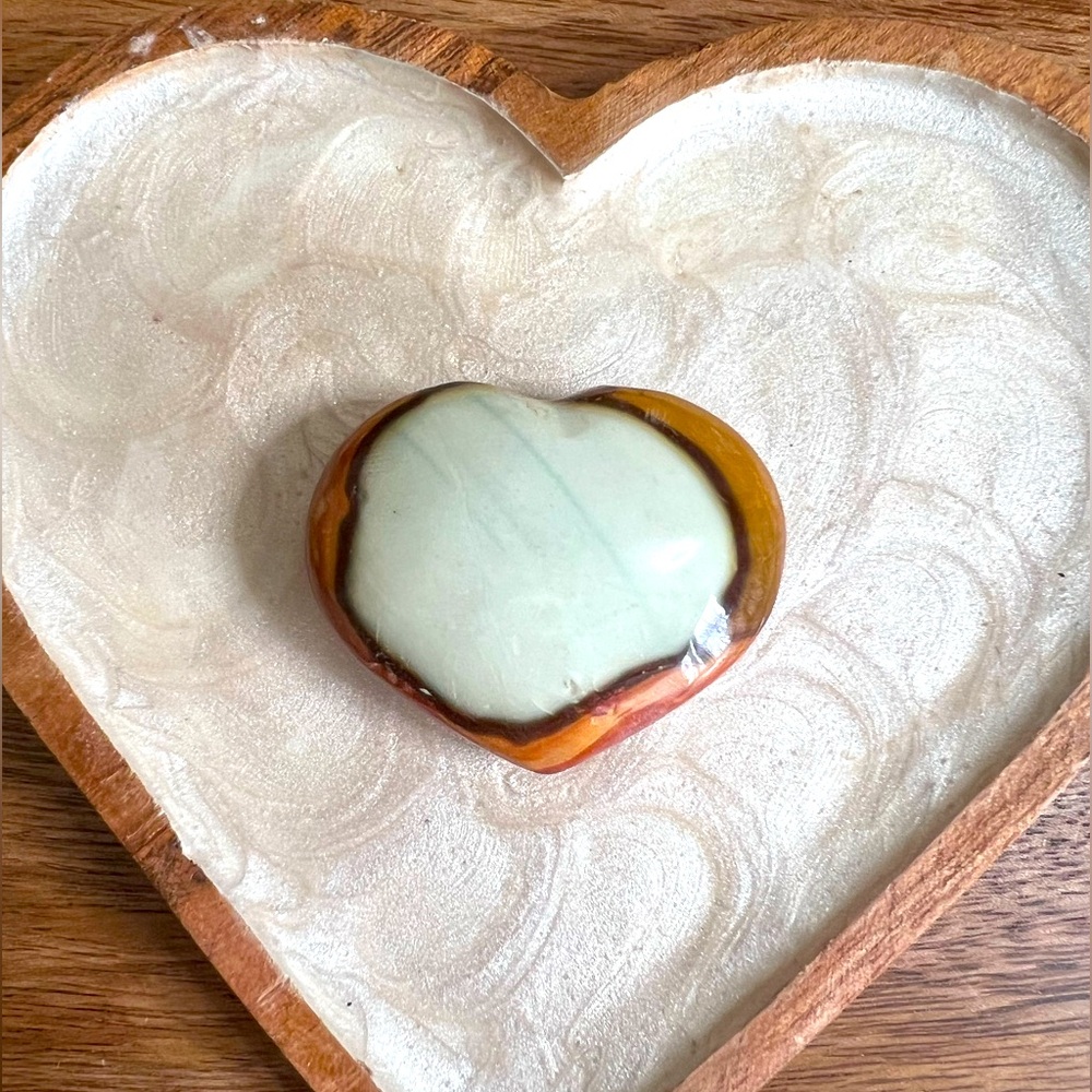 STONE: Small Mookaite Heart, 17.6g